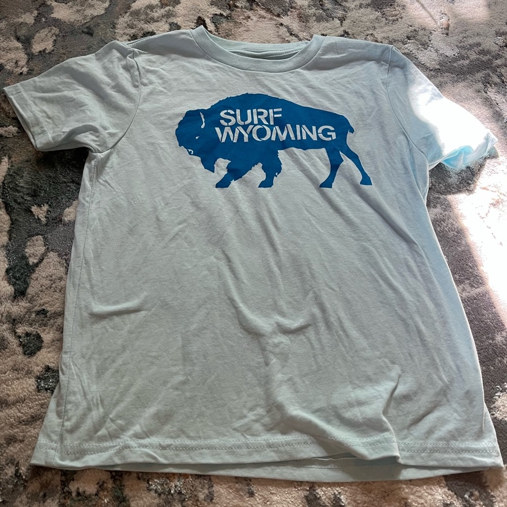 NWOT Surf Wyoming shirt